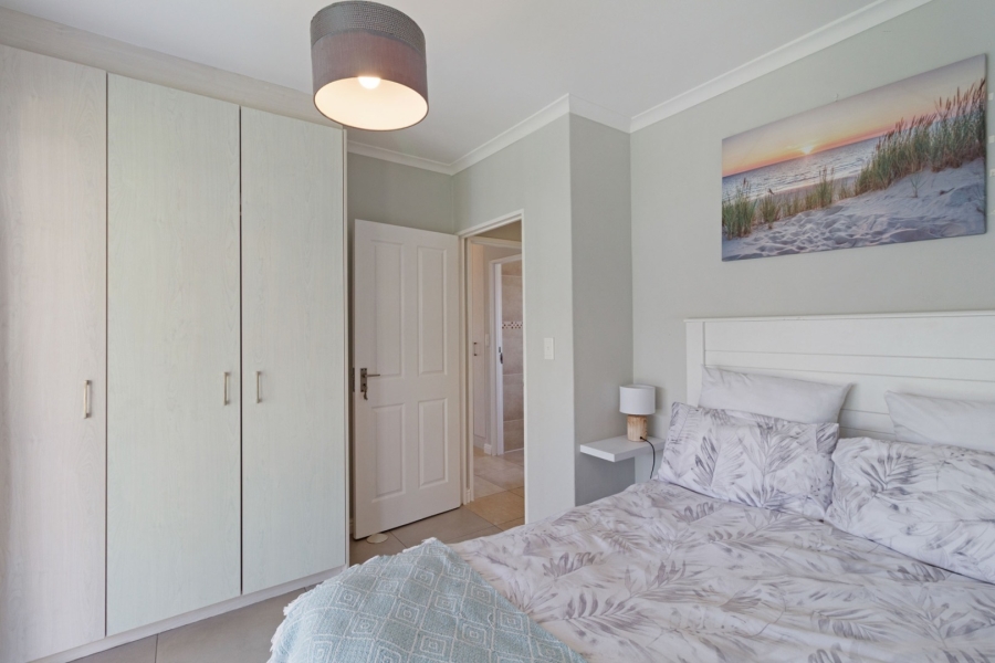 To Let 4 Bedroom Property for Rent in Sunningdale Western Cape